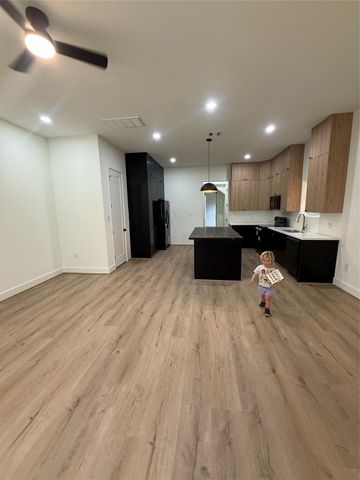 1815 Mckee Street, Houston, TX 77009