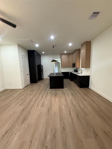 1815 Mckee Street, Houston, TX 77009