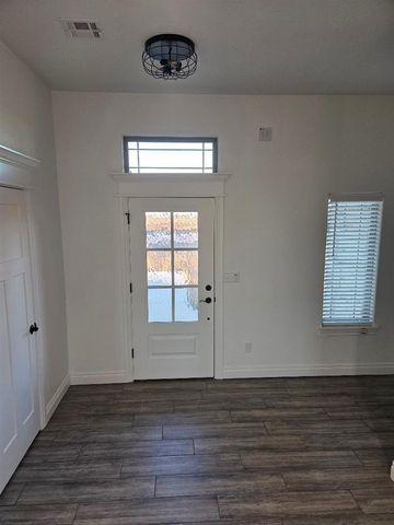 5804 NE Minnow Ln, Elgin, OK 73538