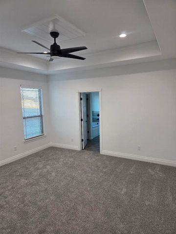 5804 NE Minnow Ln, Elgin, OK 73538