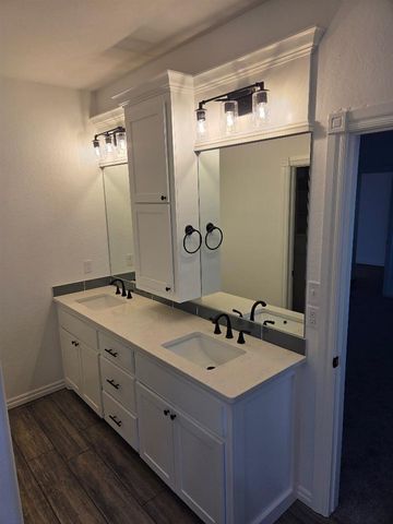 5804 NE Minnow Ln, Elgin, OK 73538