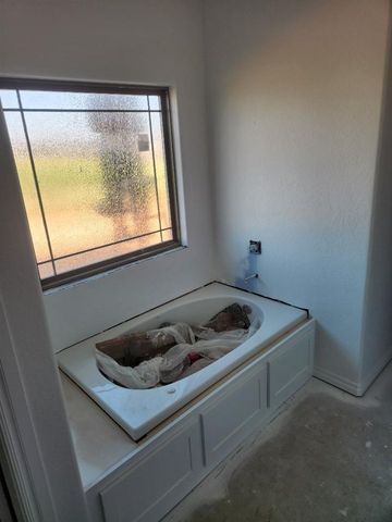 5804 NE Minnow Ln, Elgin, OK 73538