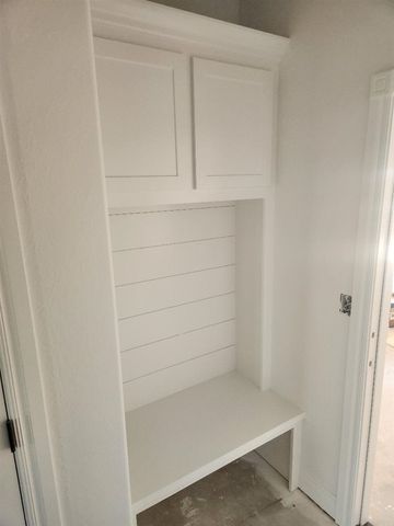 5804 NE Minnow Ln, Elgin, OK 73538