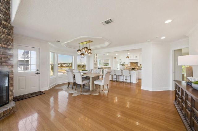 807 N Shore Drive, Kemah, TX 77565