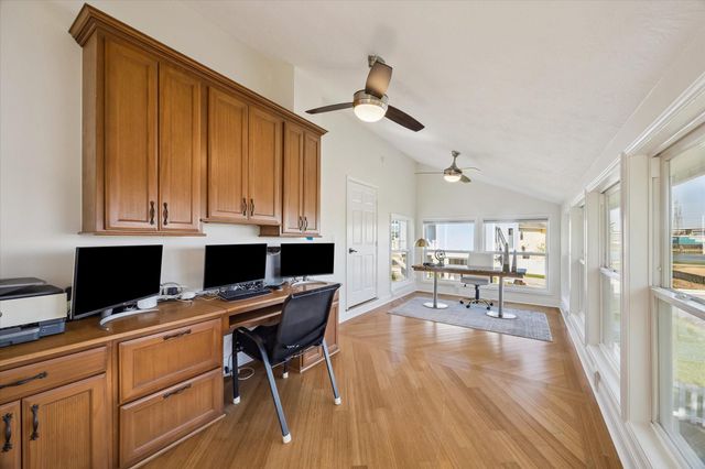 807 N Shore Drive, Kemah, TX 77565