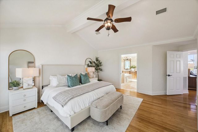 807 N Shore Drive, Kemah, TX 77565