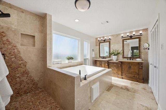 807 N Shore Drive, Kemah, TX 77565