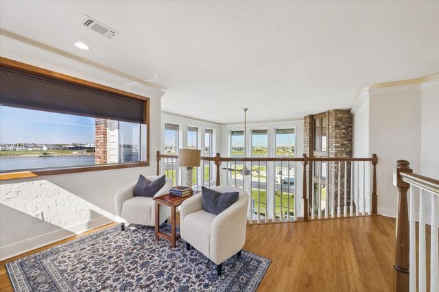 807 N Shore Drive, Kemah, TX 77565