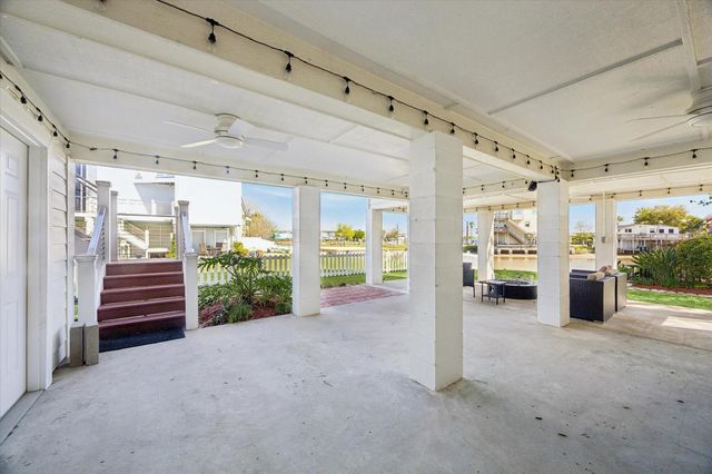 807 N Shore Drive, Kemah, TX 77565