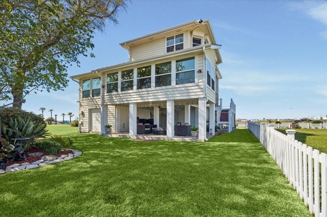 807 N Shore Drive, Kemah, TX 77565