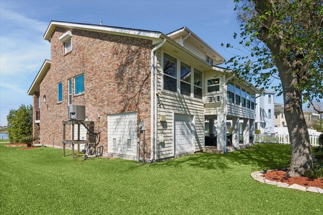 807 N Shore Drive, Kemah, TX 77565