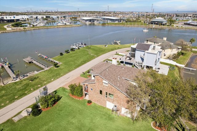 807 N Shore Drive, Kemah, TX 77565