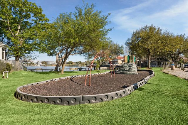 807 N Shore Drive, Kemah, TX 77565