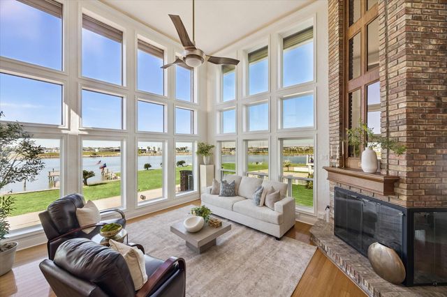 807 N Shore Drive, Kemah, TX 77565