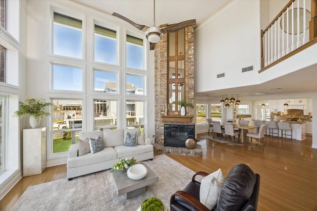 807 N Shore Drive, Kemah, TX 77565