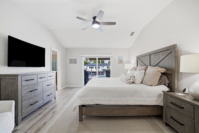 2281 SE 11th Street, Pompano Beach, FL 33062