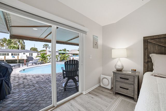 2281 SE 11th Street, Pompano Beach, FL 33062