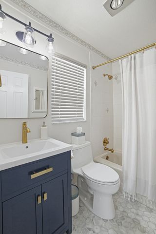 2281 SE 11th Street, Pompano Beach, FL 33062