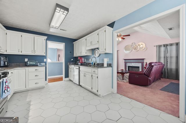 11600 Spring Lake Way, Fayetteville, GA 30215