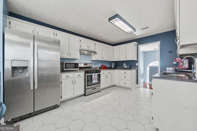 11600 Spring Lake Way, Fayetteville, GA 30215