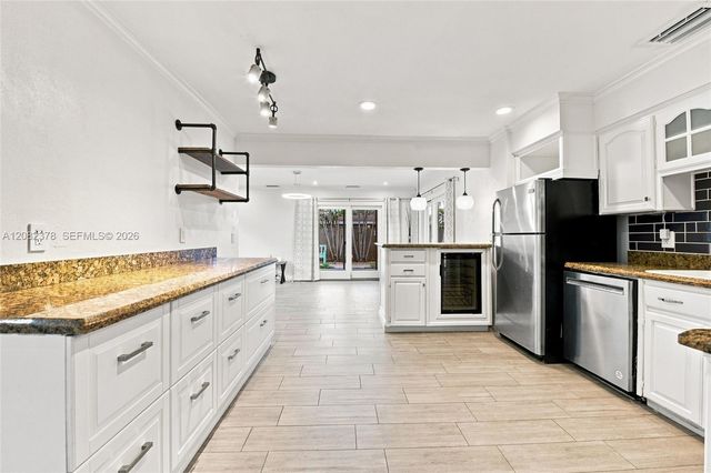 4620 NE 5th Avenue, Oakland Park, FL 33334