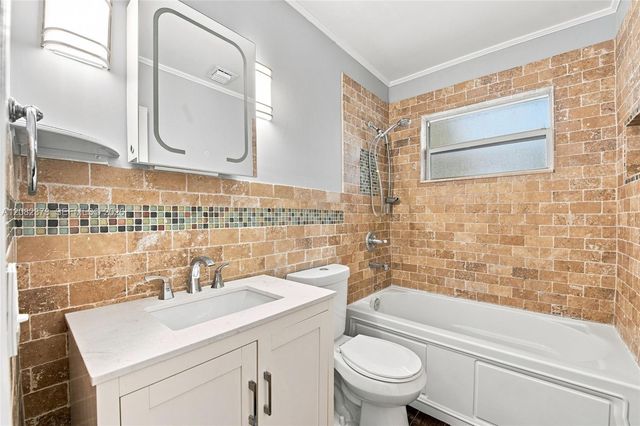4620 NE 5th Avenue, Oakland Park, FL 33334