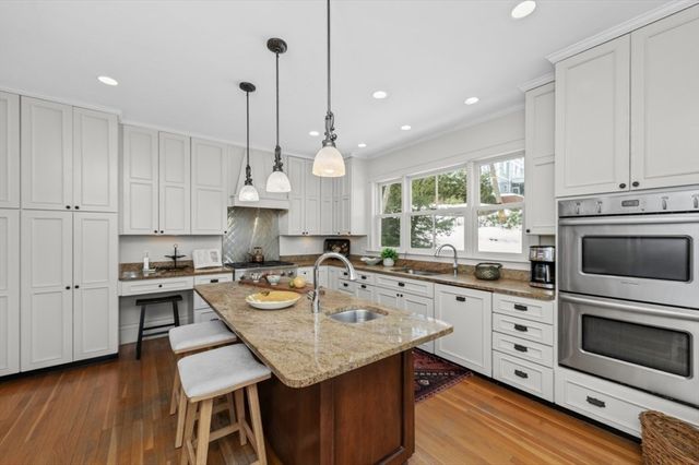 19 Chestnut Ter, Newton, MA 02459