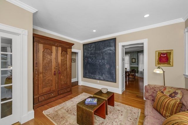 19 Chestnut Ter, Newton, MA 02459