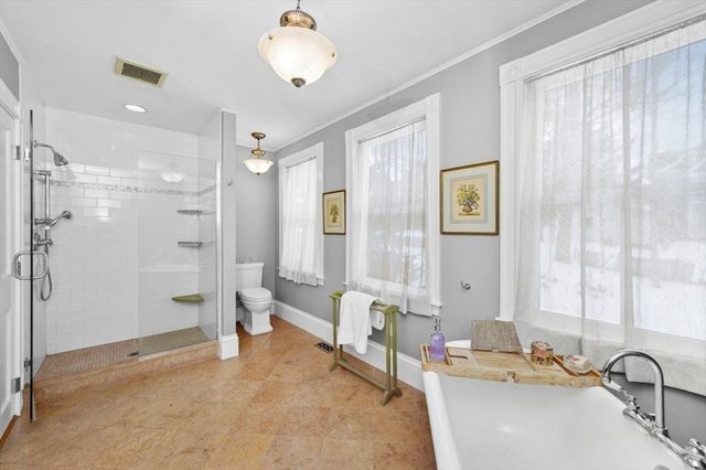 19 Chestnut Ter, Newton, MA 02459