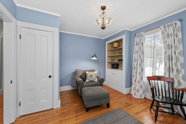 19 Chestnut Ter, Newton, MA 02459