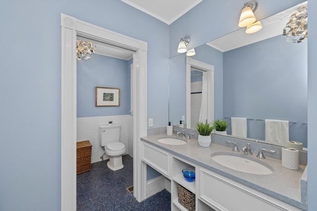 19 Chestnut Ter, Newton, MA 02459