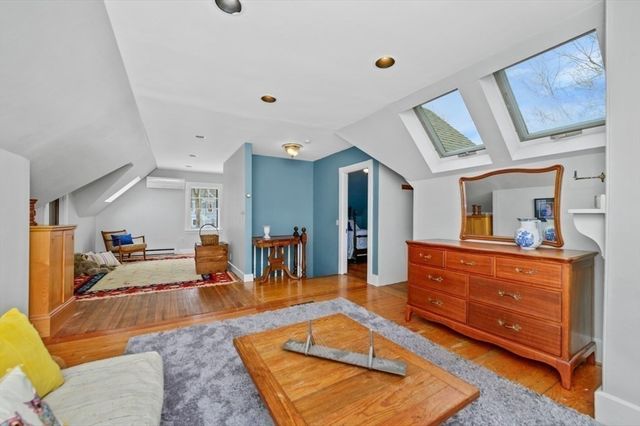 19 Chestnut Ter, Newton, MA 02459