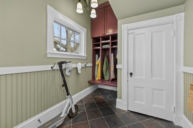 19 Chestnut Ter, Newton, MA 02459