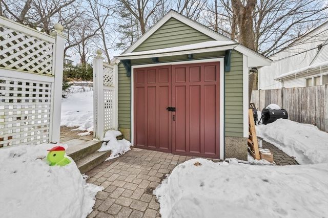 19 Chestnut Ter, Newton, MA 02459