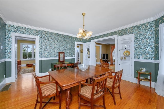 19 Chestnut Ter, Newton, MA 02459