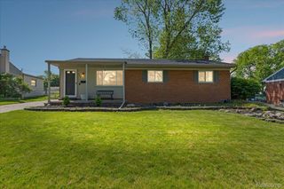 154 Nichols Drive, Saline, MI 48176