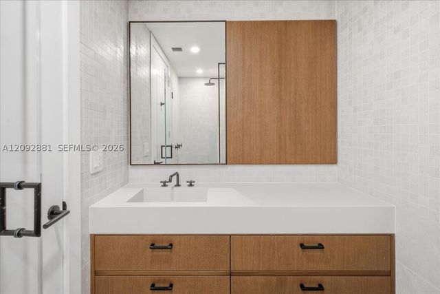 2200 Brickell Ave 301, Miami, FL 33129