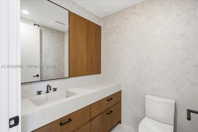 2200 Brickell Ave 301, Miami, FL 33129
