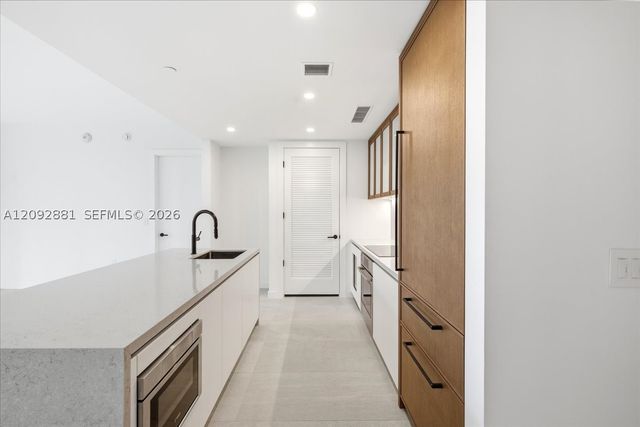 2200 Brickell Ave 301, Miami, FL 33129