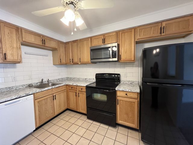 3089 Woody Ln, Clarksville, TN 37043