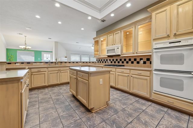 10827 Oak Bayou Lane, Houston, TX 77064