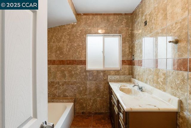 840 7Th St, Richmond, CA 94801