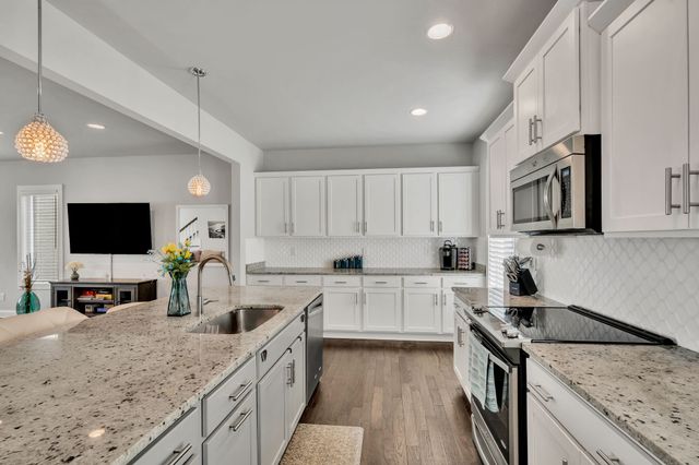 719 Douglas Ave Ste 11, Nashville, TN 37207