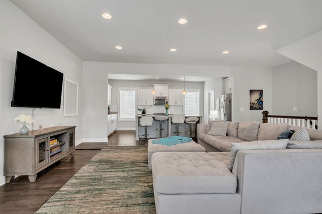 719 Douglas Ave Ste 11, Nashville, TN 37207