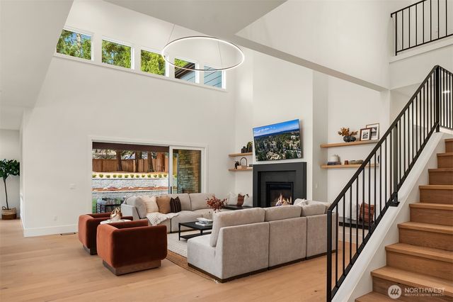 1917 166th Place NE, Bellevue, WA 98008