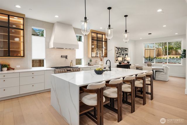 1917 166th Place NE, Bellevue, WA 98008