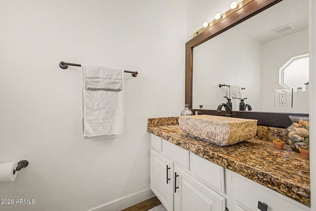 2334 E GELDING Drive, Phoenix, AZ 85022