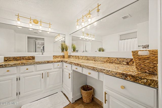 2334 E GELDING Drive, Phoenix, AZ 85022