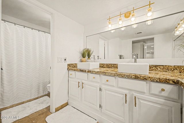 2334 E GELDING Drive, Phoenix, AZ 85022