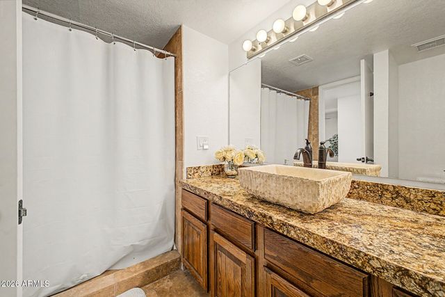 2334 E GELDING Drive, Phoenix, AZ 85022